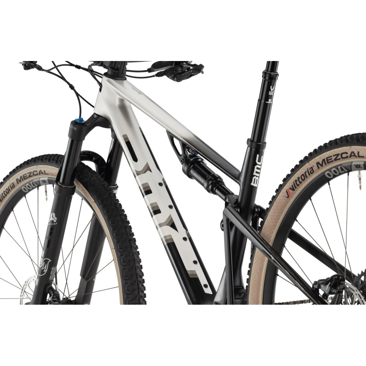 BMC Fourstroke Two kalnų dviratis | Arctic Silver - Black | Velonova ®